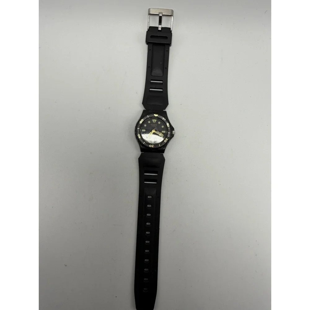 Casio Lx-82 New Battery Ladies Watch 31MM 8